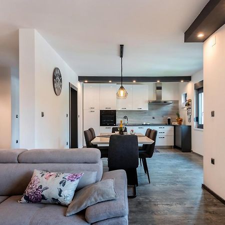 Apartman Gabrijela Muntic Bagian luar foto