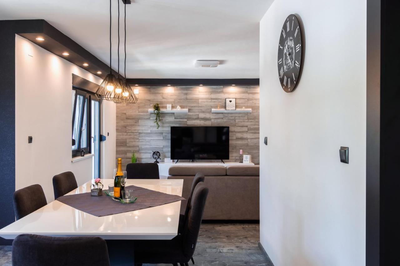 Apartman Gabrijela Muntic Bagian luar foto