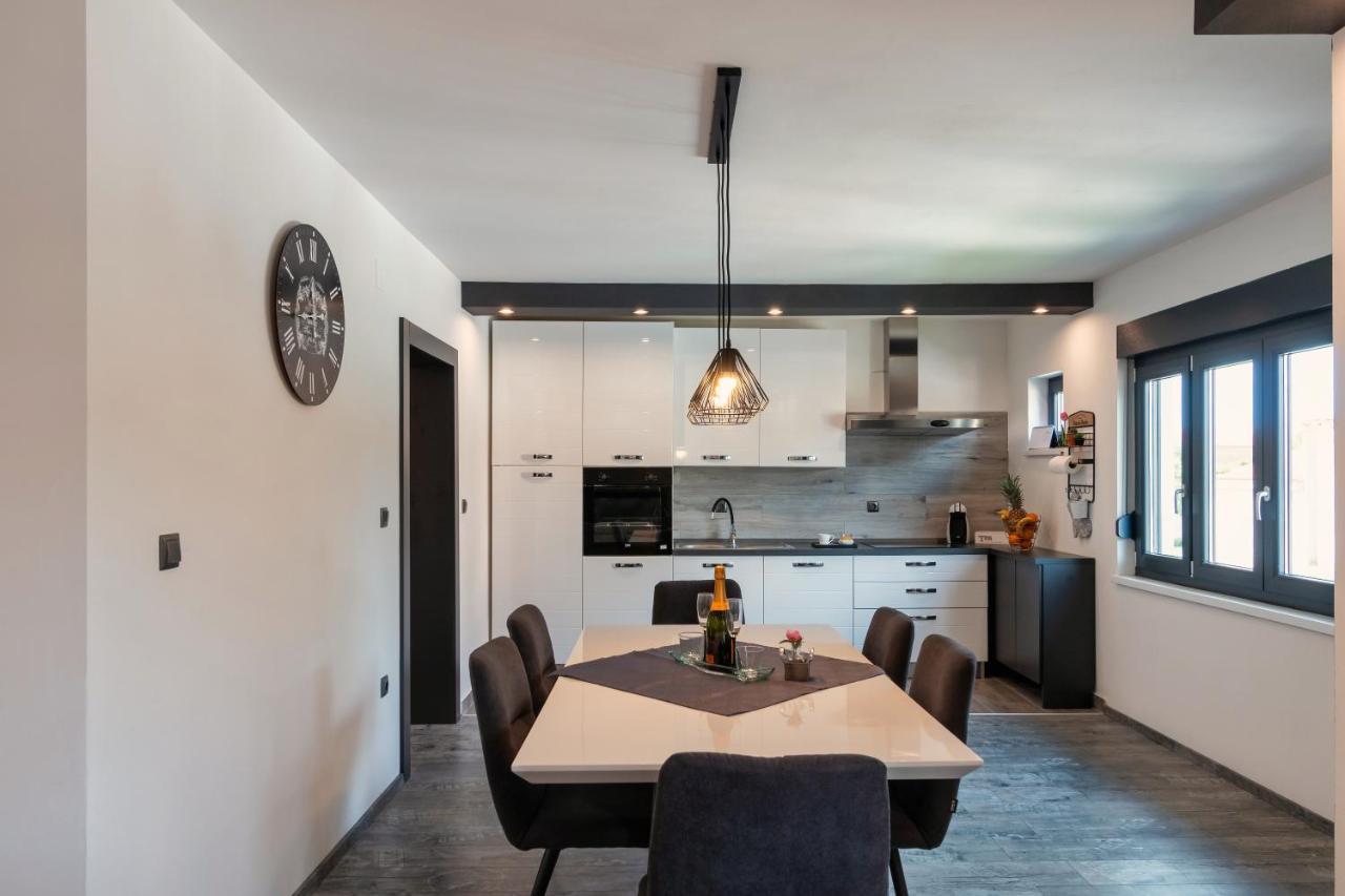 Apartman Gabrijela Muntic Bagian luar foto