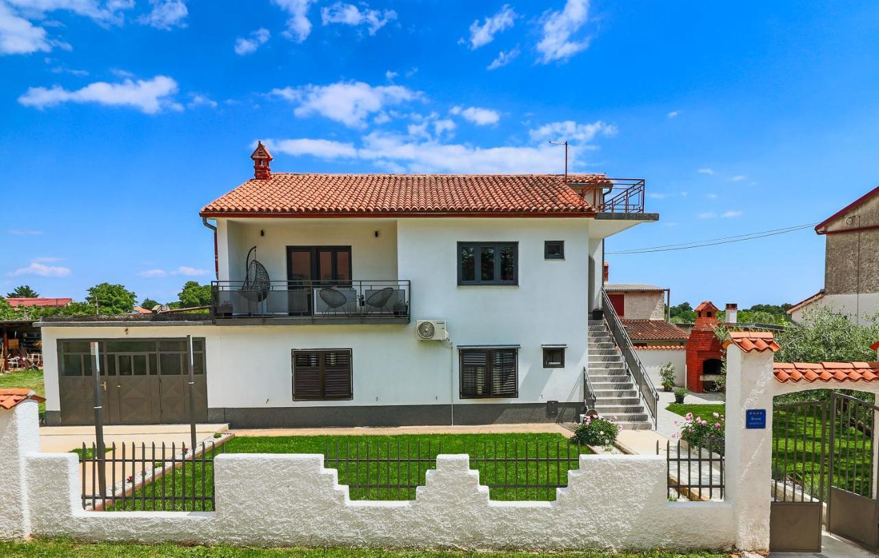 Apartman Gabrijela Muntic Bagian luar foto