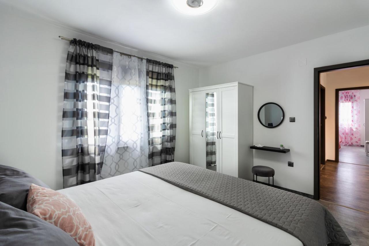 Apartman Gabrijela Muntic Bagian luar foto