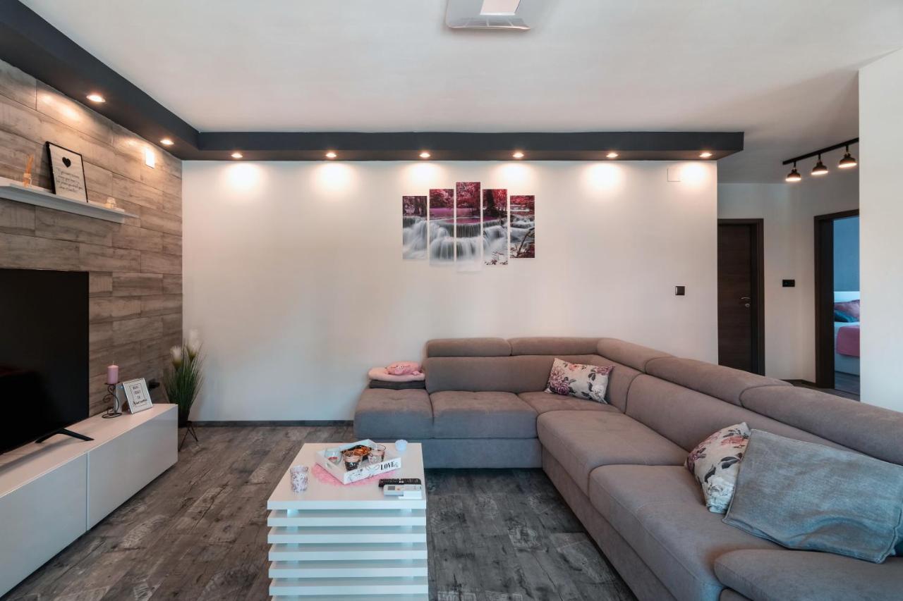 Apartman Gabrijela Muntic Bagian luar foto